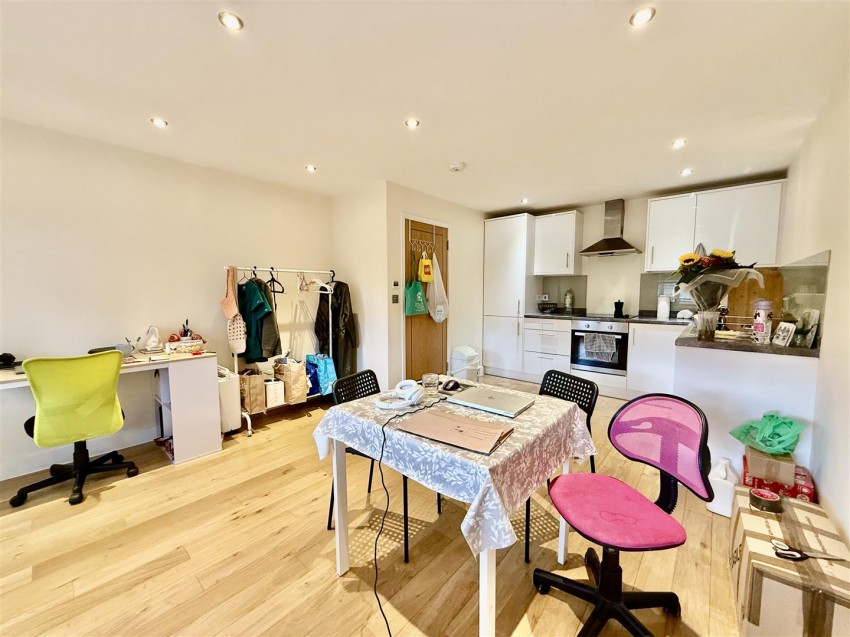 Images for Victoria Road, Swindon
