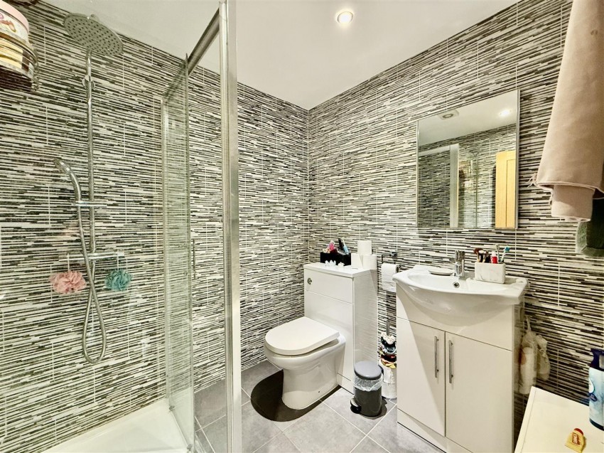 Images for Victoria Road, Swindon