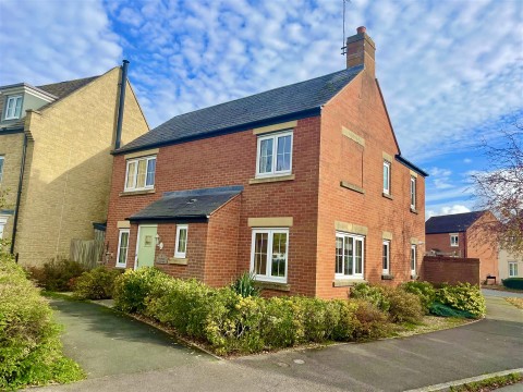 View Full Details for Stardust Crescent, Swindon