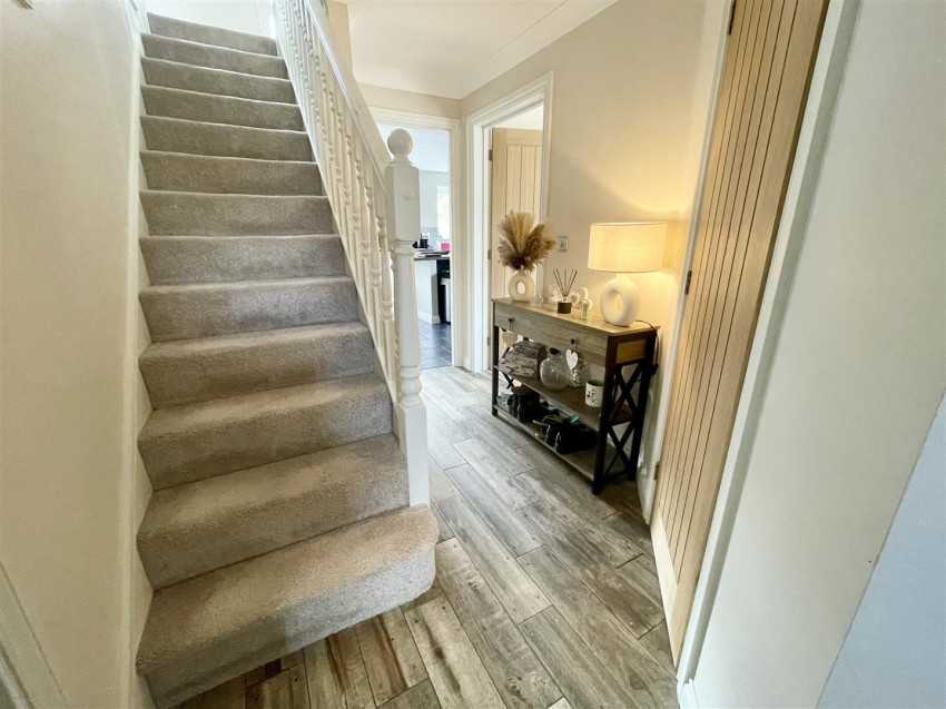 Images for Stardust Crescent, Swindon