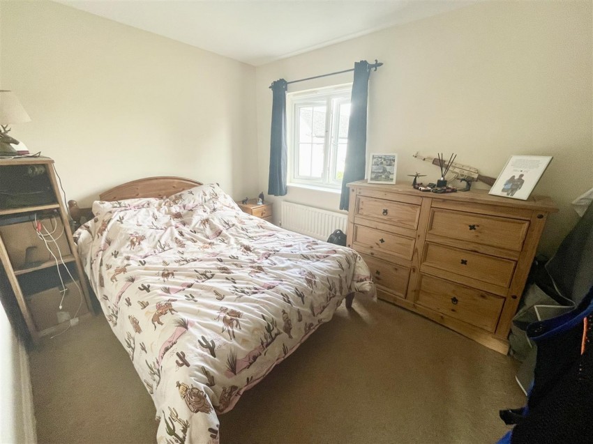 Images for Stardust Crescent, Swindon