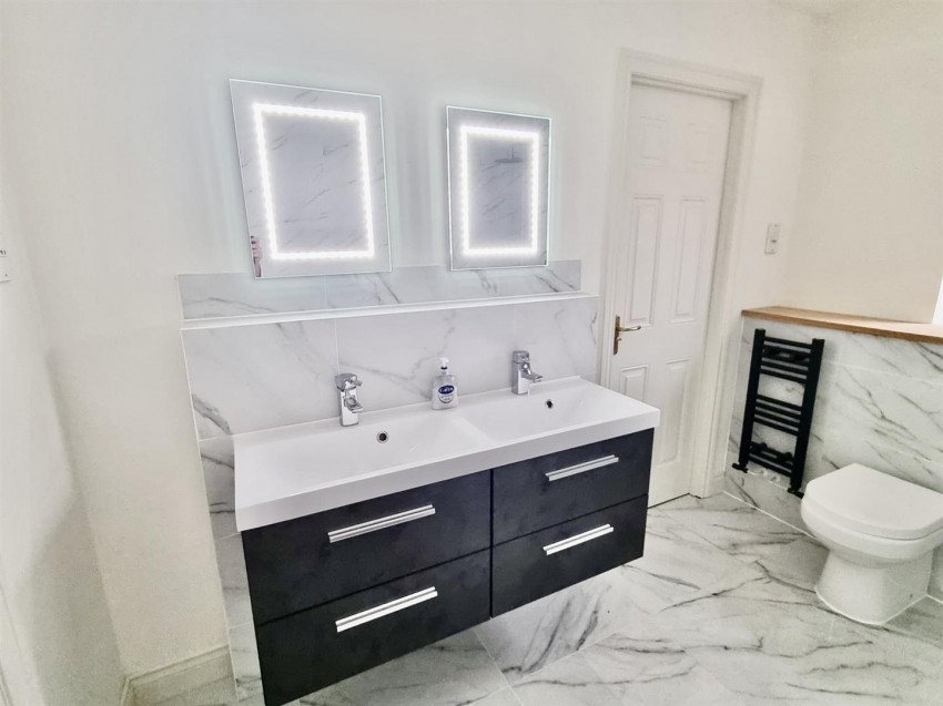 Images for Stardust Crescent, Swindon