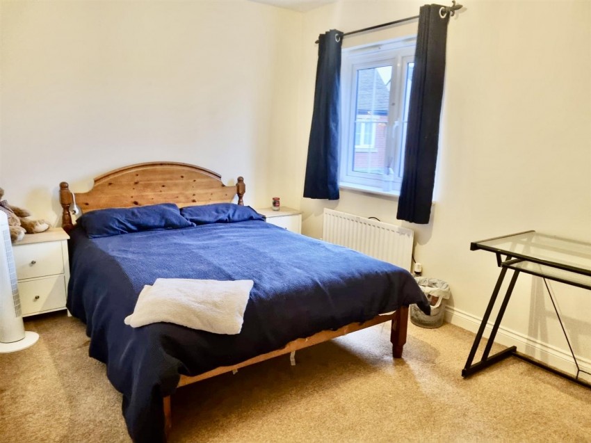 Images for Stardust Crescent, Swindon