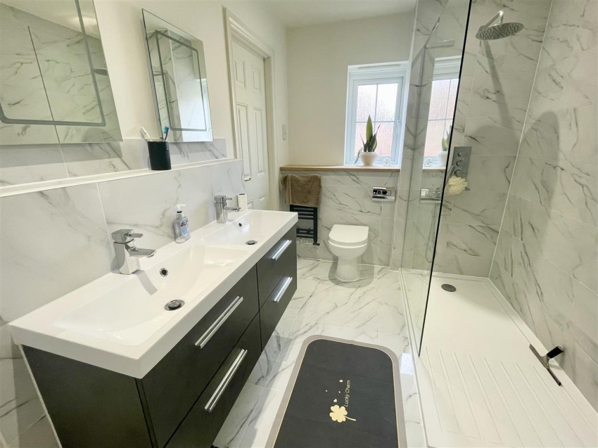 Images for Stardust Crescent, Swindon