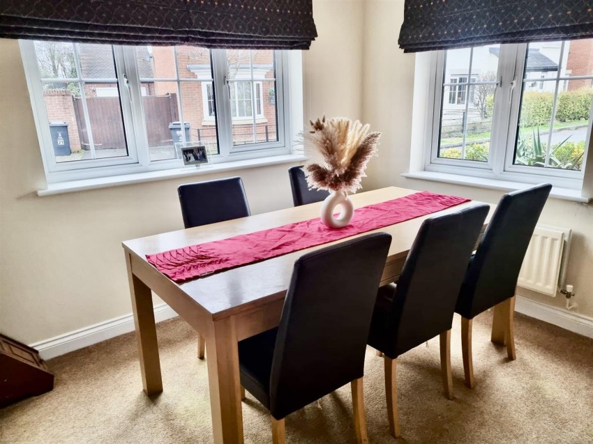 Images for Stardust Crescent, Swindon