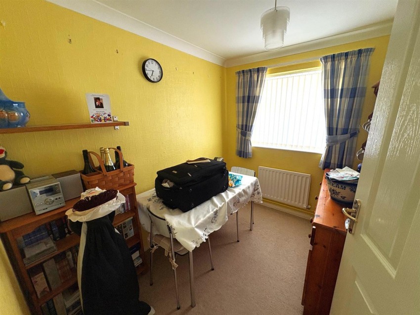 Images for Queenborough, Toothill, Swindon