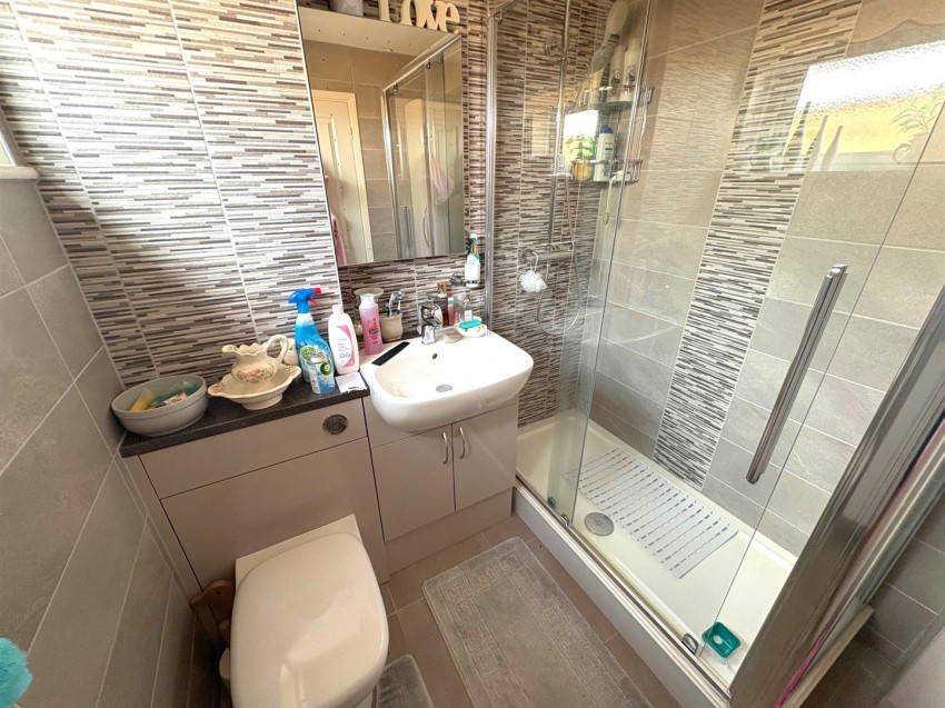 Images for Queenborough, Toothill, Swindon