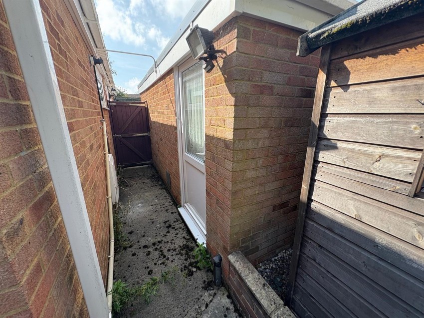 Images for Queenborough, Toothill, Swindon