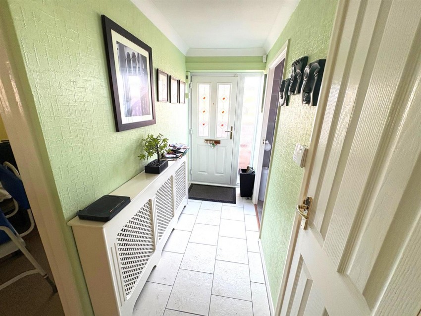 Images for Queenborough, Toothill, Swindon
