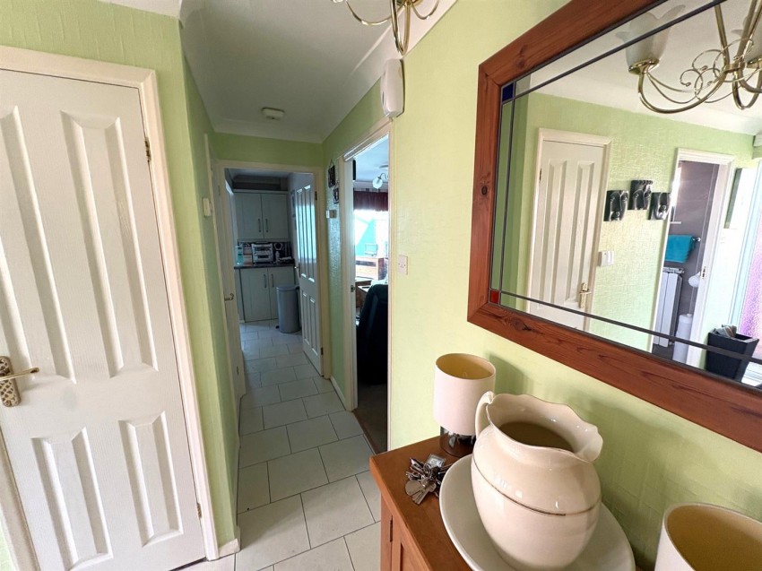 Images for Queenborough, Toothill, Swindon