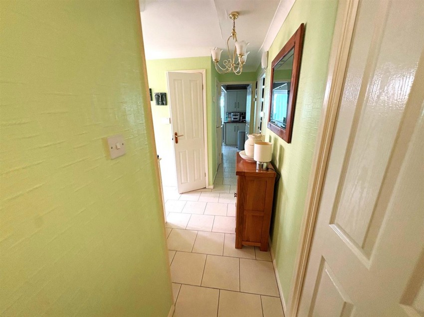 Images for Queenborough, Toothill, Swindon