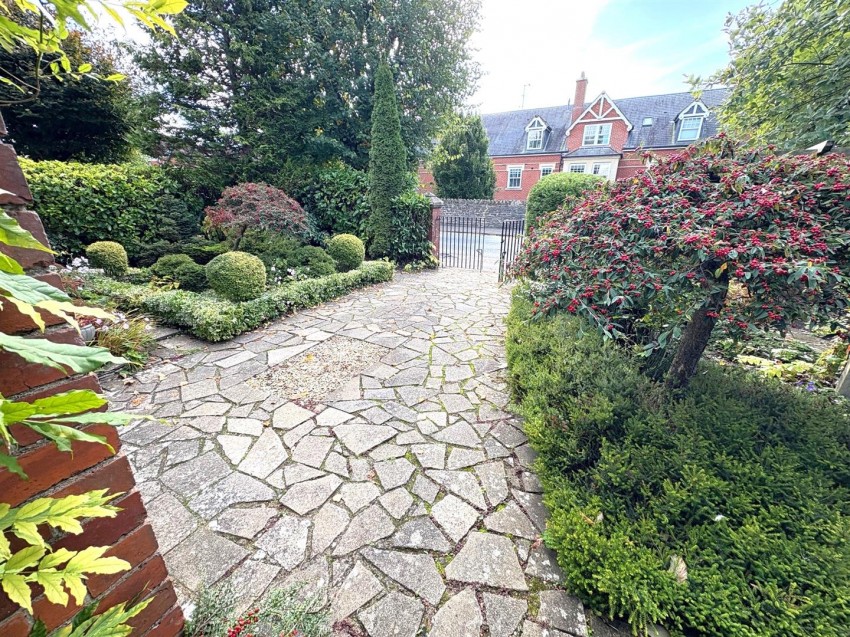 Images for Westlecot Road, Old Town, Swindon