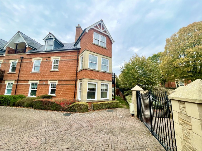 Images for Westlecot Road, Swindon