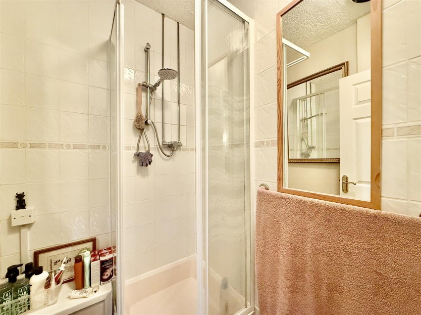 Images for The Quarries, Swindon