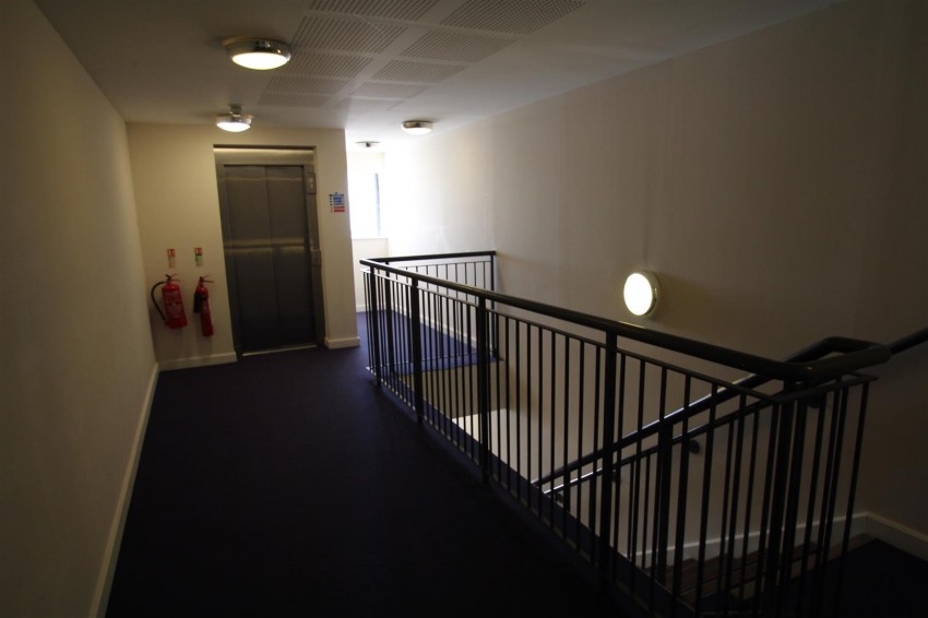 Images for Mistletoe Court