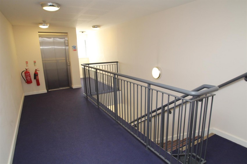 Images for Mistletoe Court