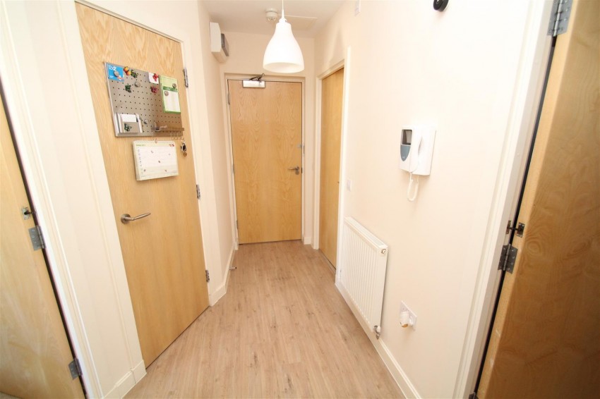 Images for Mistletoe Court