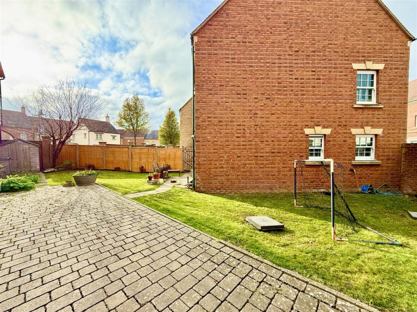 Images for Scorhill Lane, Wichelstowe, Swindon