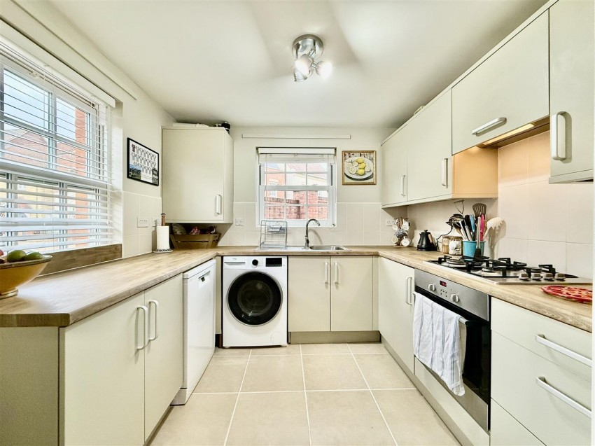 Images for Scorhill Lane, Wichelstowe, Swindon