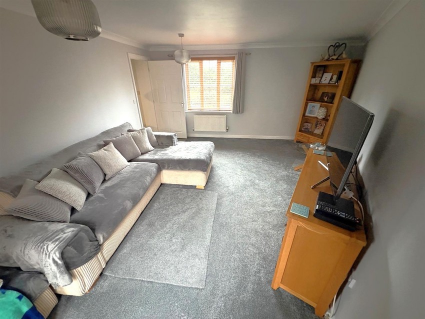 Images for White Eagle Road, Swindon