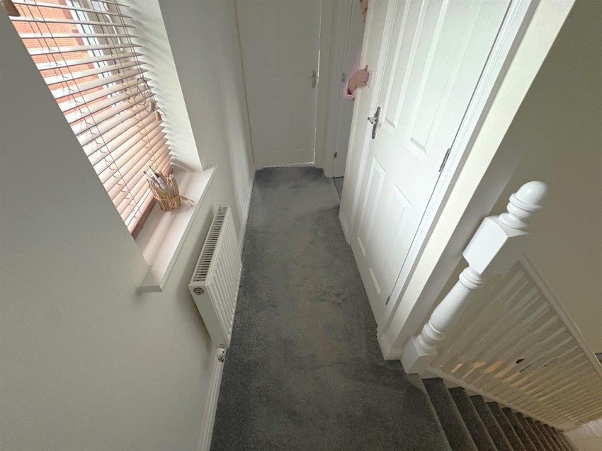 Images for White Eagle Road, Swindon