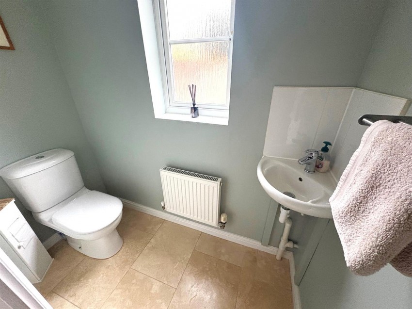 Images for White Eagle Road, Swindon