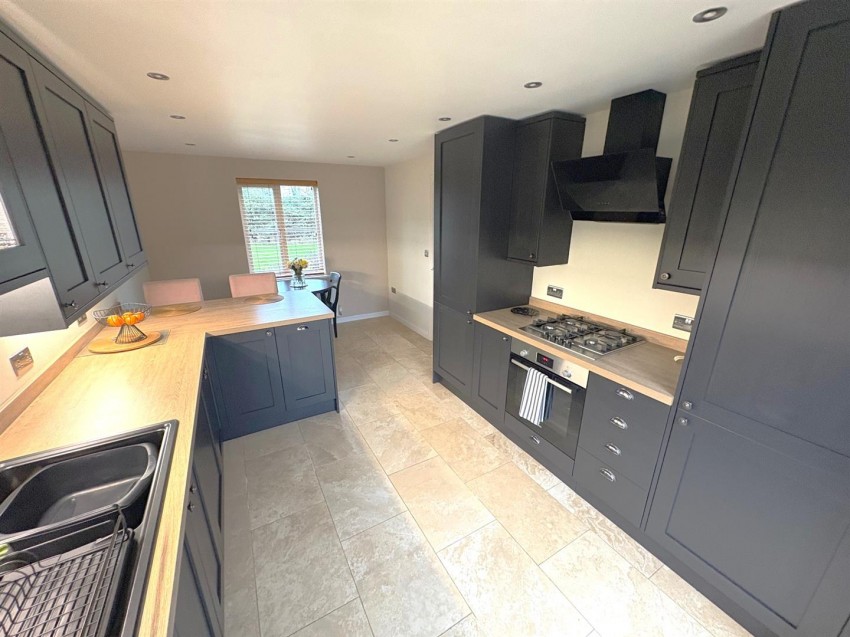 Images for White Eagle Road, Swindon