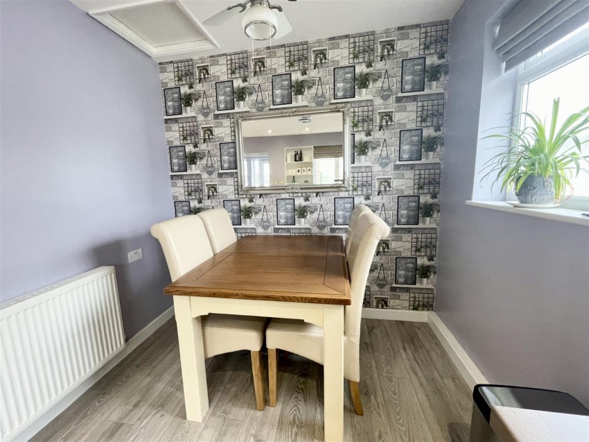 Images for Haydon View Road, Swindon