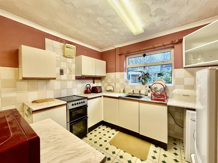 Images for Cranmore Avenue, Swindon