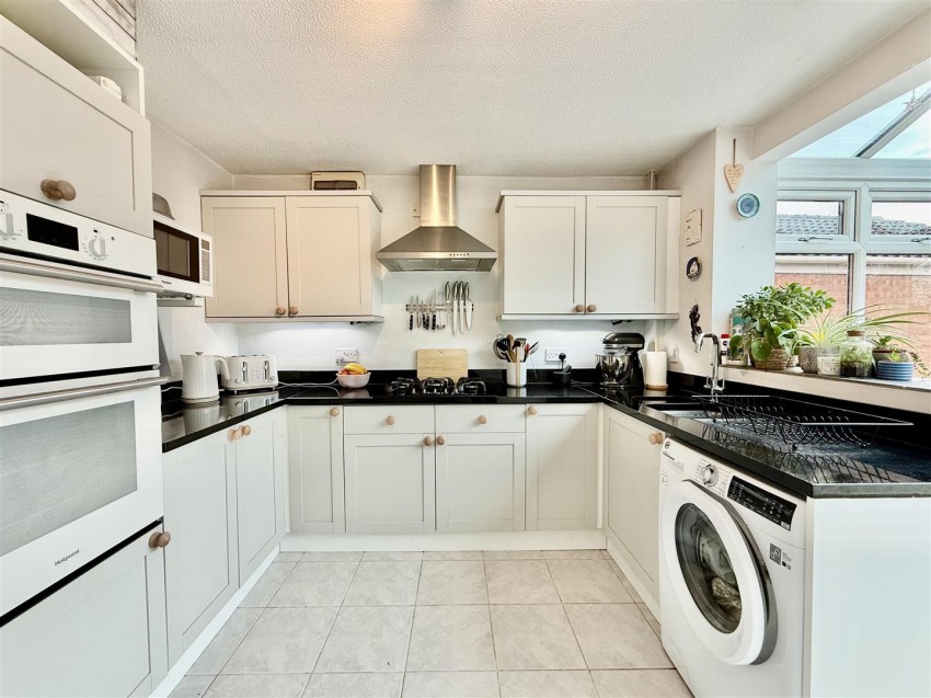 Images for Barrowby Gate, Stratton, Swindon