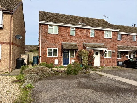 View Full Details for Wagtail Close, Swindon