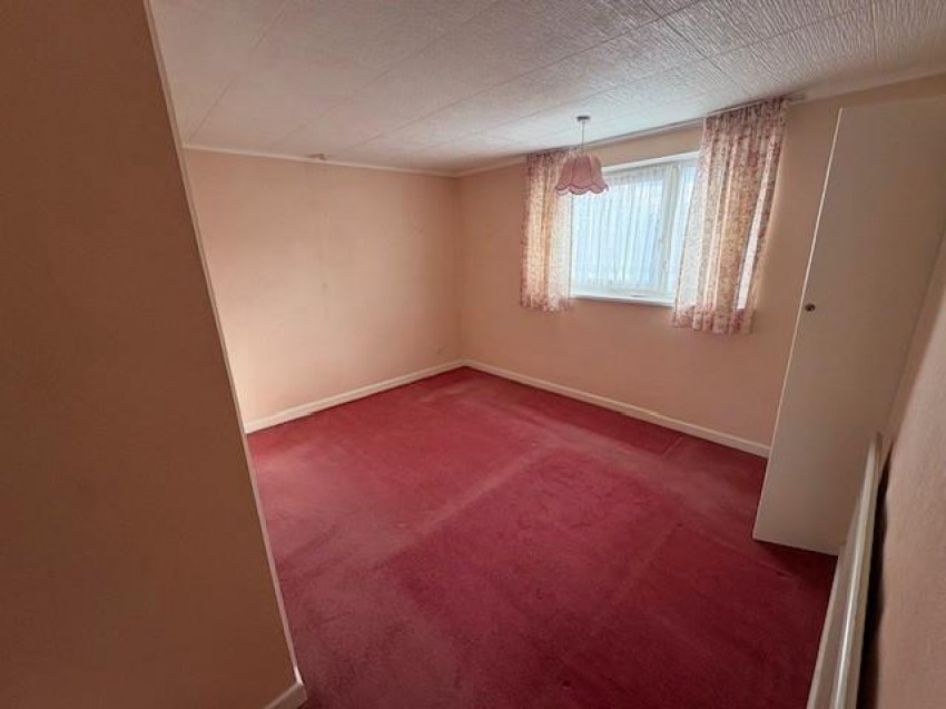 Images for Kingswood Avenue, Park North, Swindon