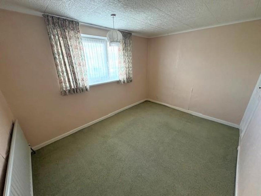 Images for Kingswood Avenue, Park North, Swindon