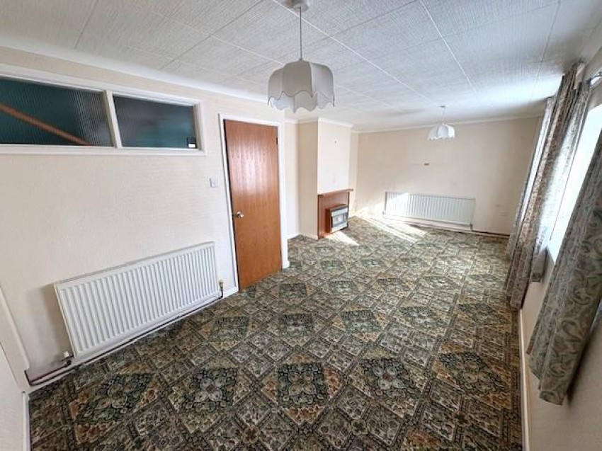 Images for Kingswood Avenue, Park North, Swindon