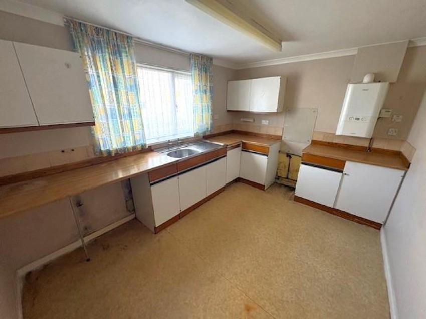 Images for Kingswood Avenue, Park North, Swindon