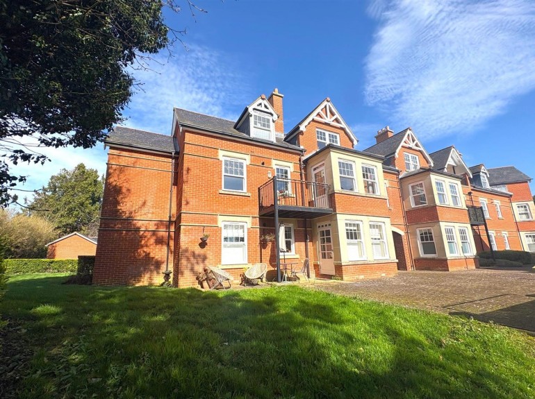 Westlecot Road, Old Town, Swindon