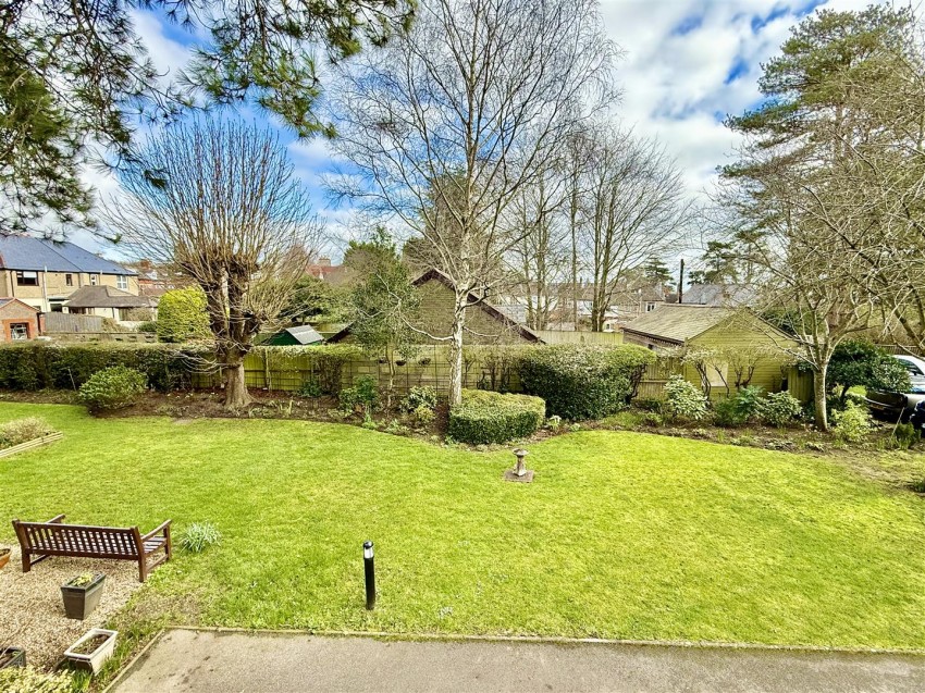 Images for Grovelands Avenue, Swindon