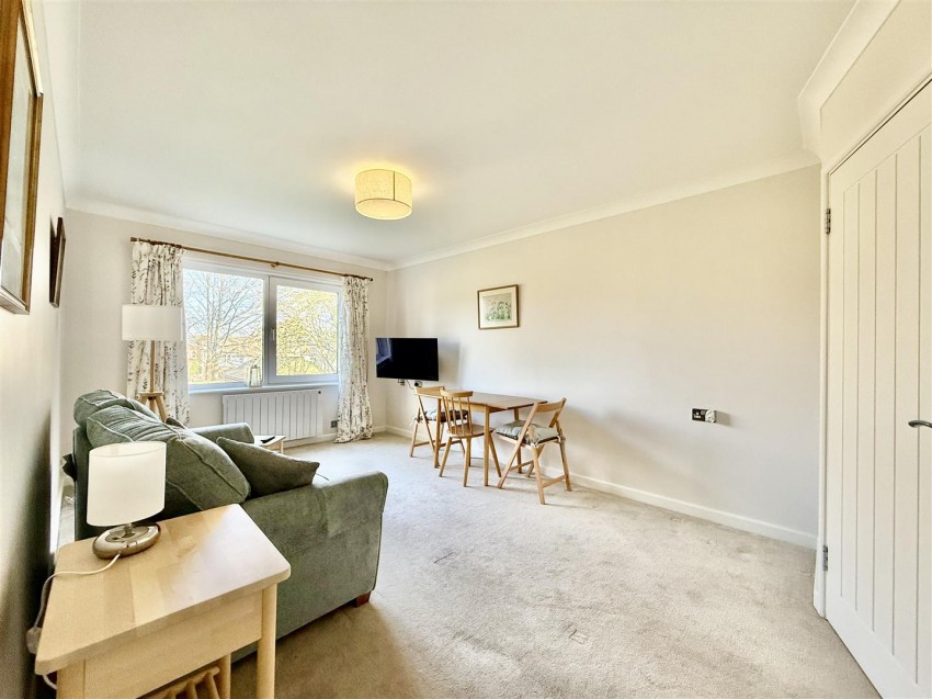 Images for Grovelands Avenue, Swindon