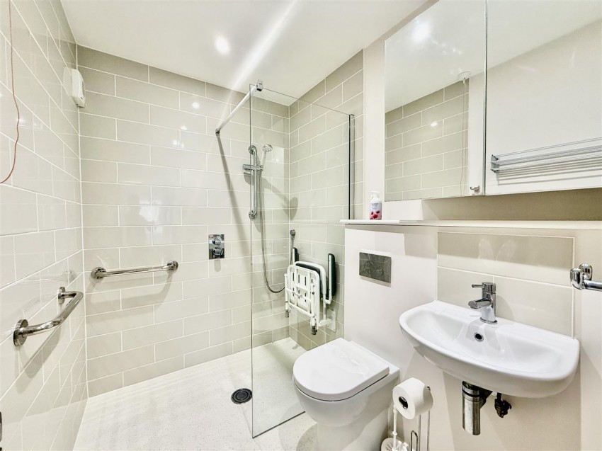 Images for Grovelands Avenue, Swindon