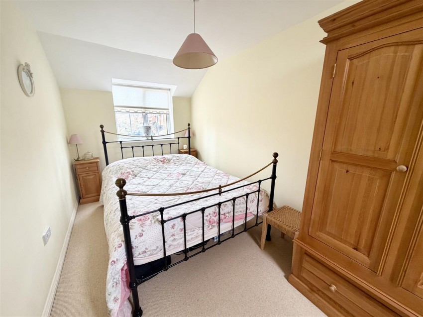 Images for Dartmoor Close, Swindon