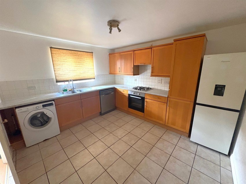 Images for Marsh Farm Lane, Swindon