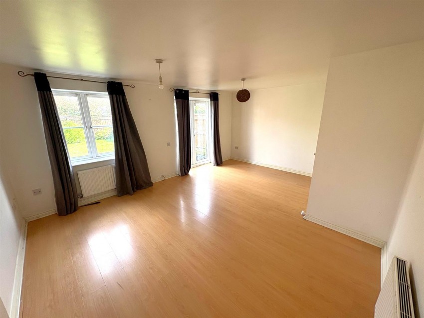 Images for Marsh Farm Lane, Swindon