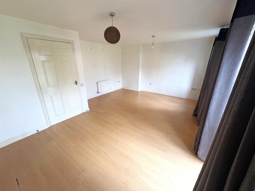 Images for Marsh Farm Lane, Swindon