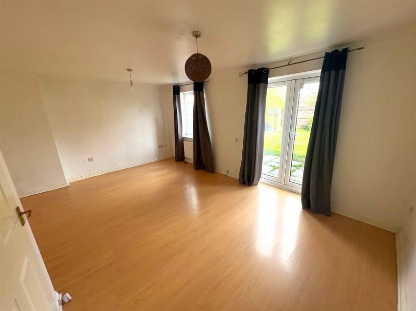 Images for Marsh Farm Lane, Swindon