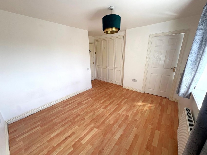 Images for Marsh Farm Lane, Swindon