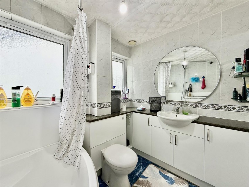 Images for Lambert Close, Freshbrook, Swindon