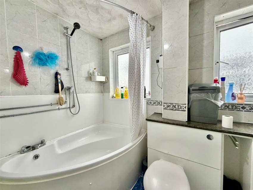 Images for Lambert Close, Freshbrook, Swindon