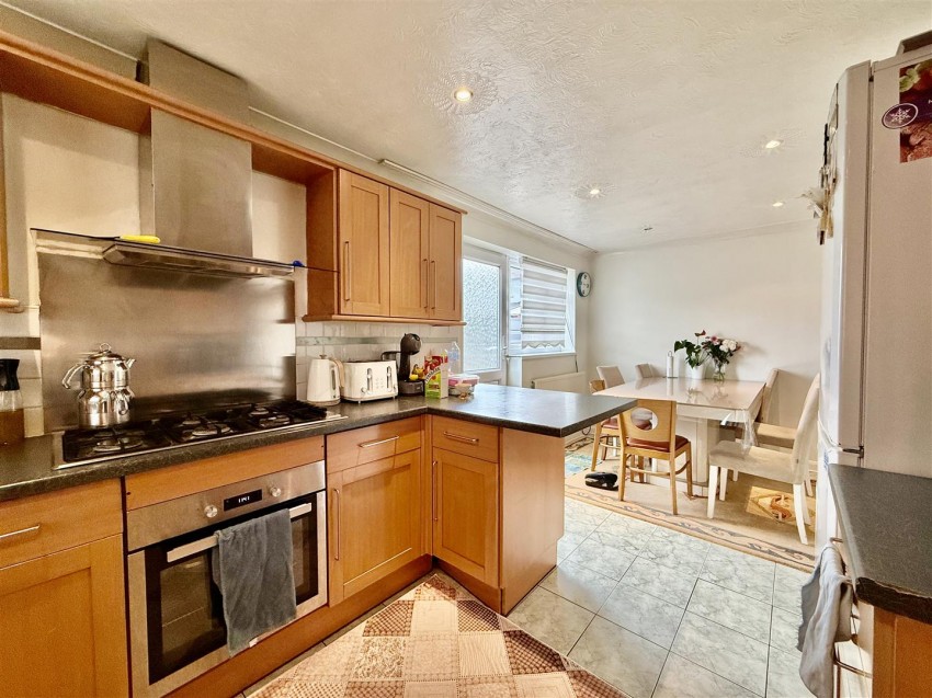 Images for Lambert Close, Freshbrook, Swindon