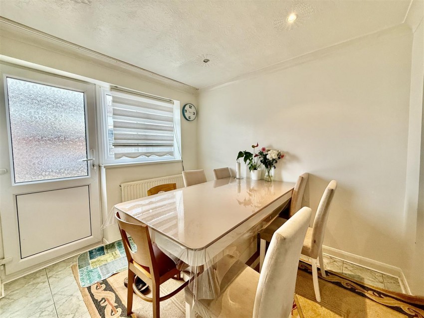 Images for Lambert Close, Freshbrook, Swindon