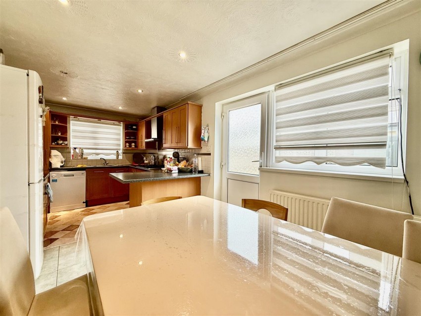 Images for Lambert Close, Freshbrook, Swindon